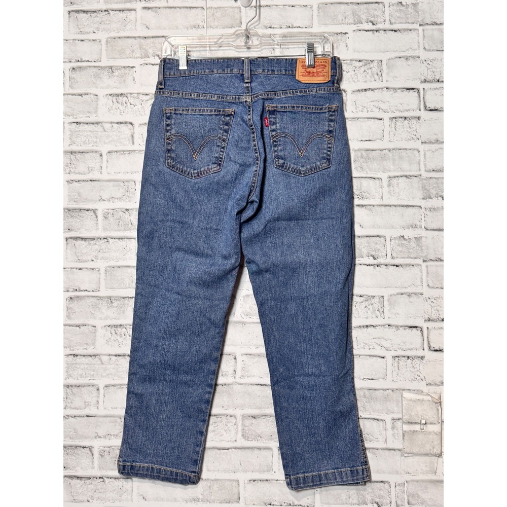 Levis Classic Capri Medium Wash Blue Denim Jeans Side Slit Womens Size 6‎ - Picture 4 of 8